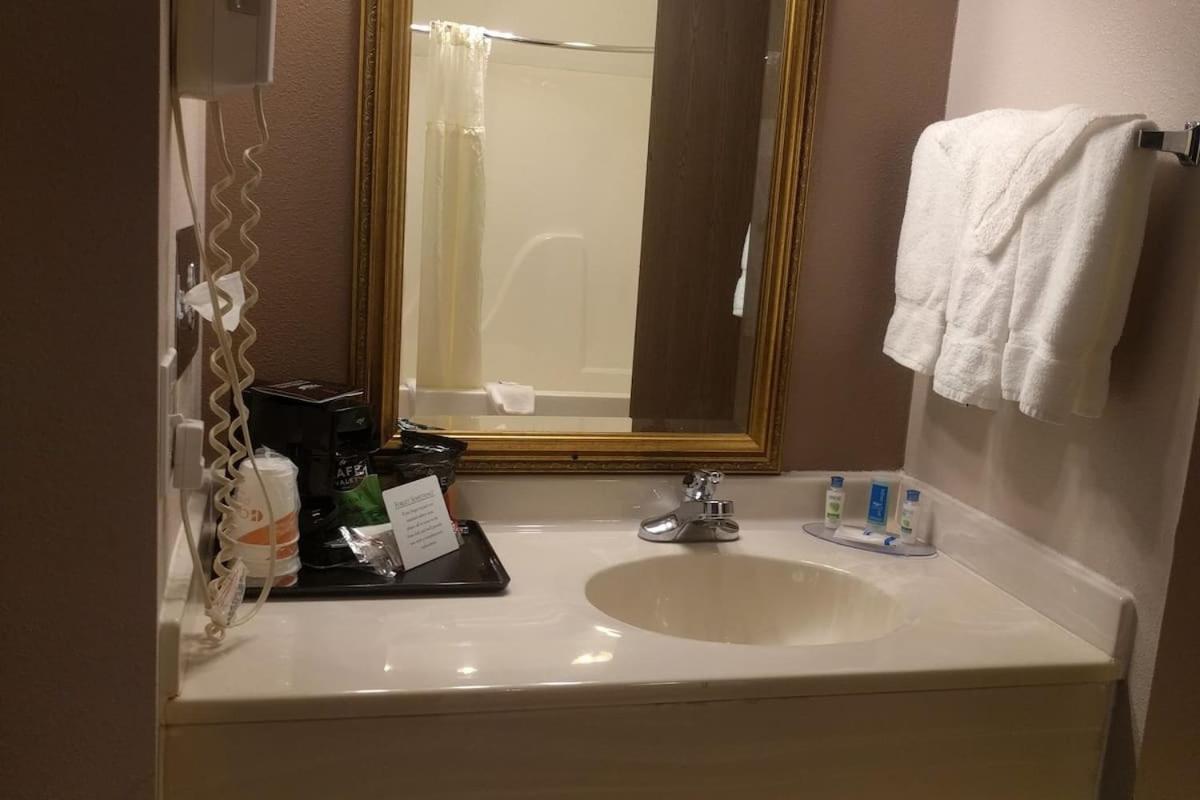 Royal Inn Suites 헌팅턴 외부 사진